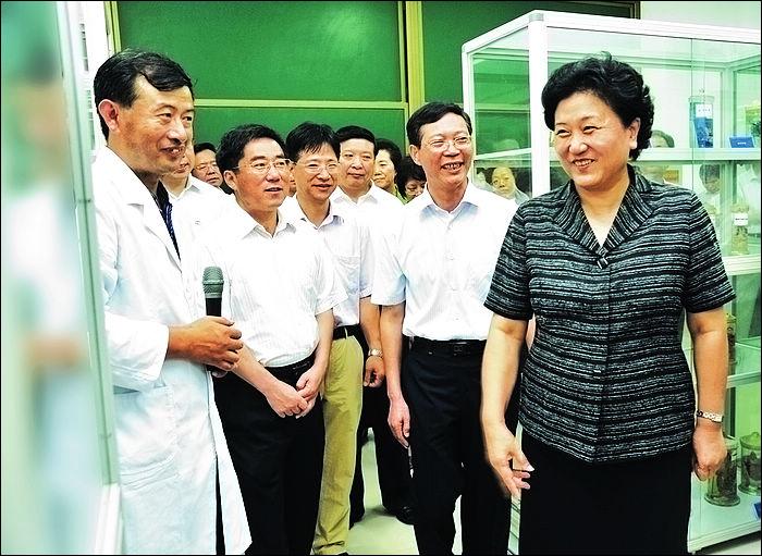 男同性恋av